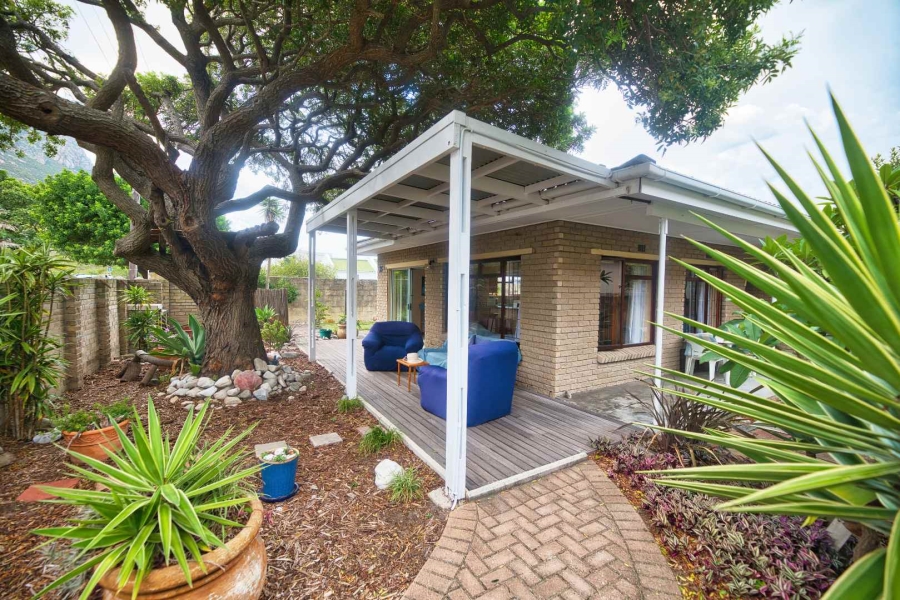3 Bedroom Property for Sale in Voelklip Western Cape